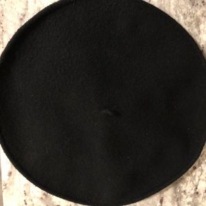 Black wool French beret